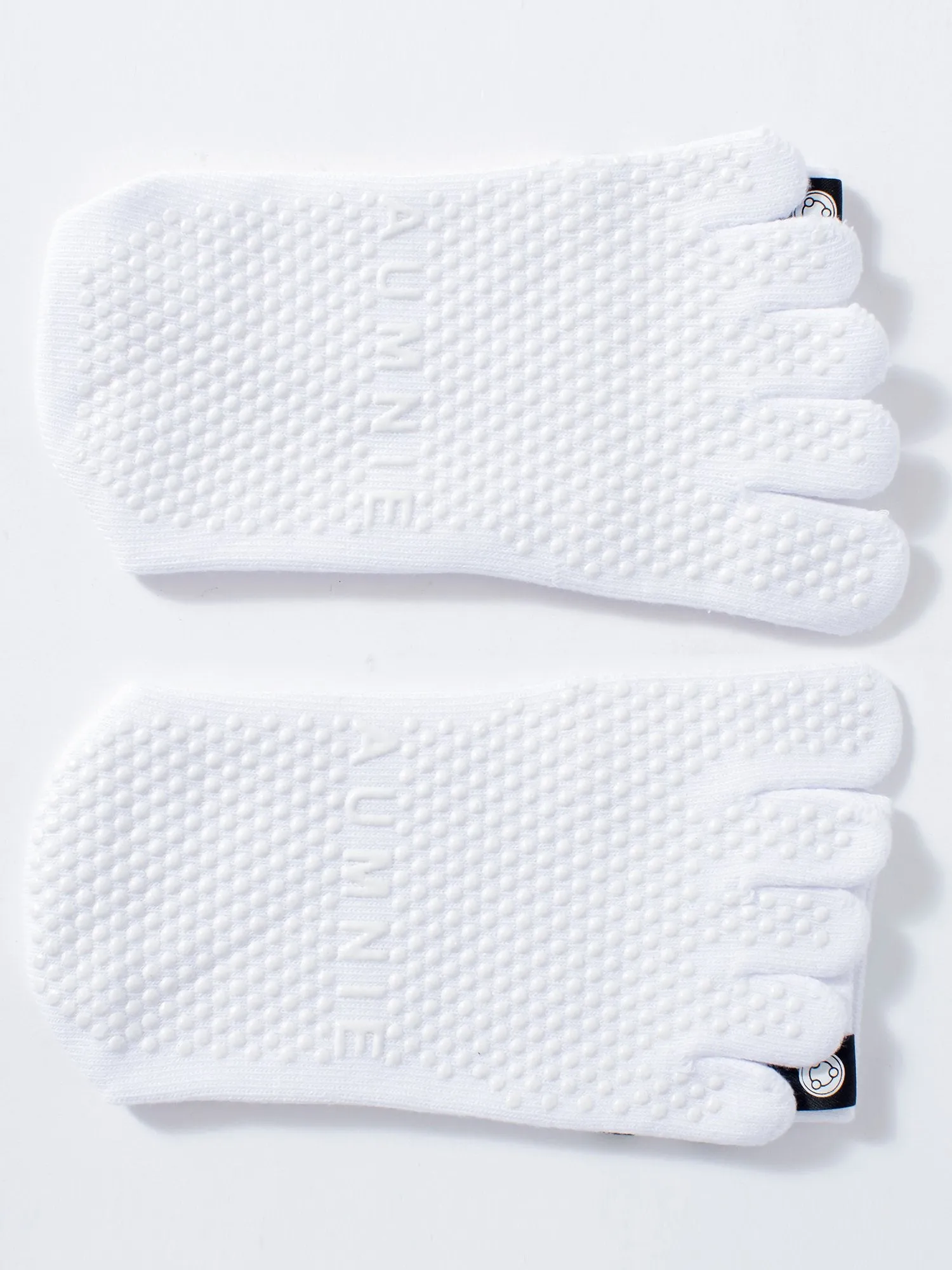 KNEE HIGH FULL TOE YOGA GRIP SOCKS, WHITE/BLACK